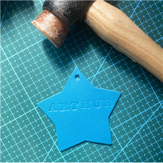 Create a Leather Keyring Together with Anna Figgins 