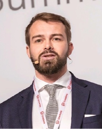 Alex Holmes